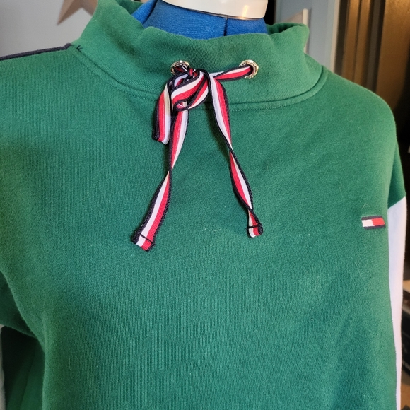 Tommy Hilfiger Colorblock Cowlneck Pullover Crop Sweatshirt sz M (for Macy's) - Picture 6 of 8